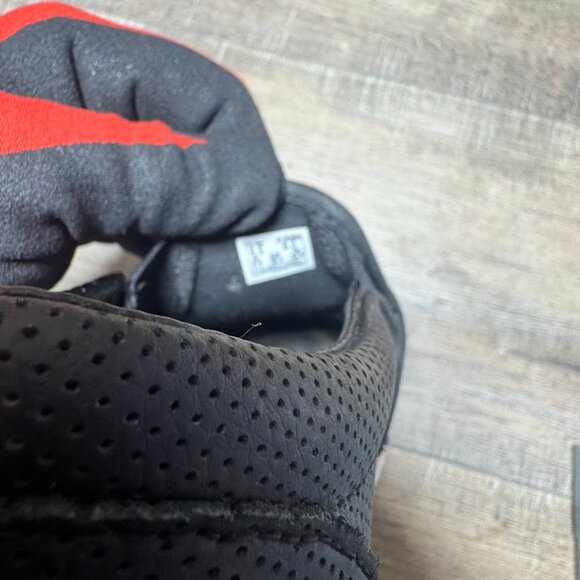 Vans Classic Perforated Black Leather Slip On Sneaker Women's Size 8 - Picture 5 of 7